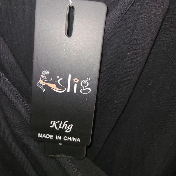 🦩3/$30 Black and Floral Wrap Midi Dress in Medium - Picture 3 of 5